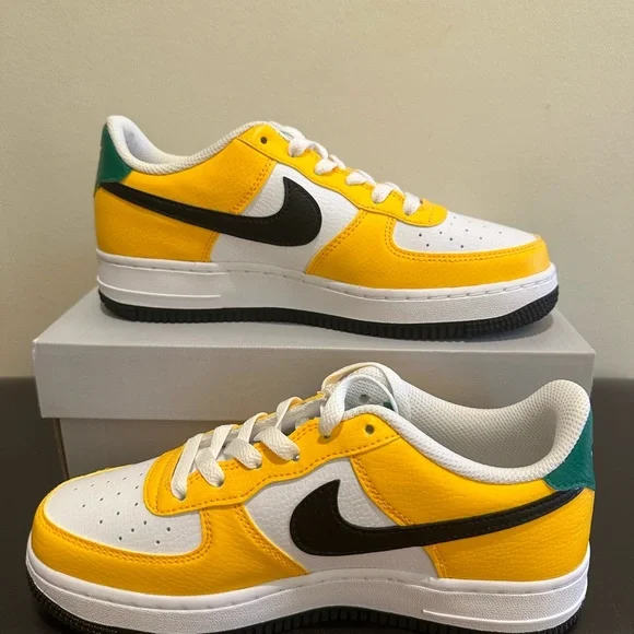 NIB Big Kid Nike Air Force 1 Low - FN8008-700 - University Gold/Black - Picture 5 of 7
